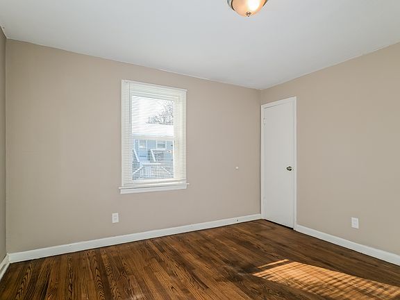 3rd image of 2214 Huntington Ave
