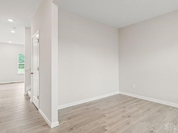 4th image of 1856 Snowy Ln