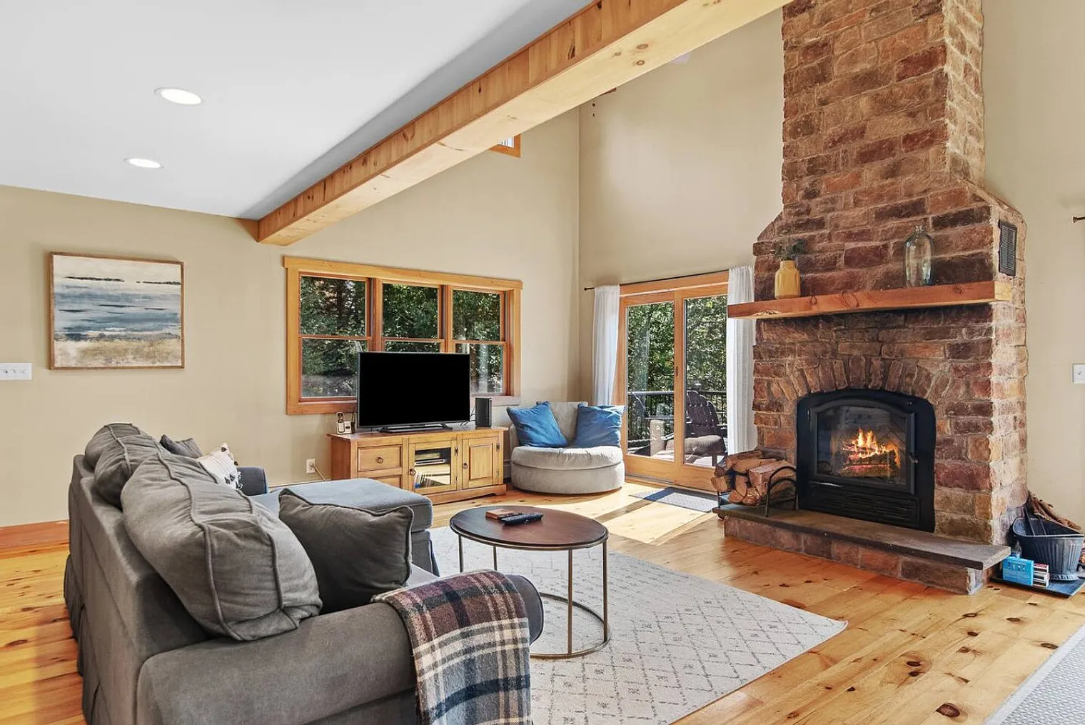3 bed, 2.0 bath, $7,131 — Photo 1