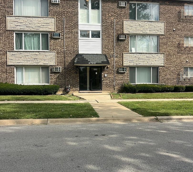 1st image of 5720 W 108th St #1D