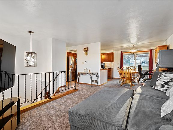 5th image of 225 Belmont Ave