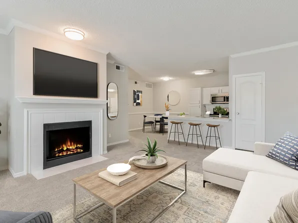 Estates at Las Colinas