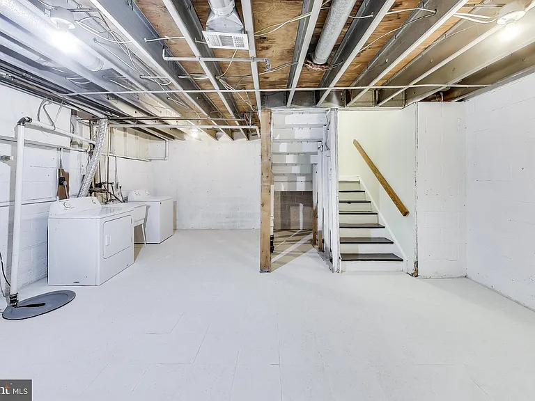 6403 Entwood Ct — Photo 34