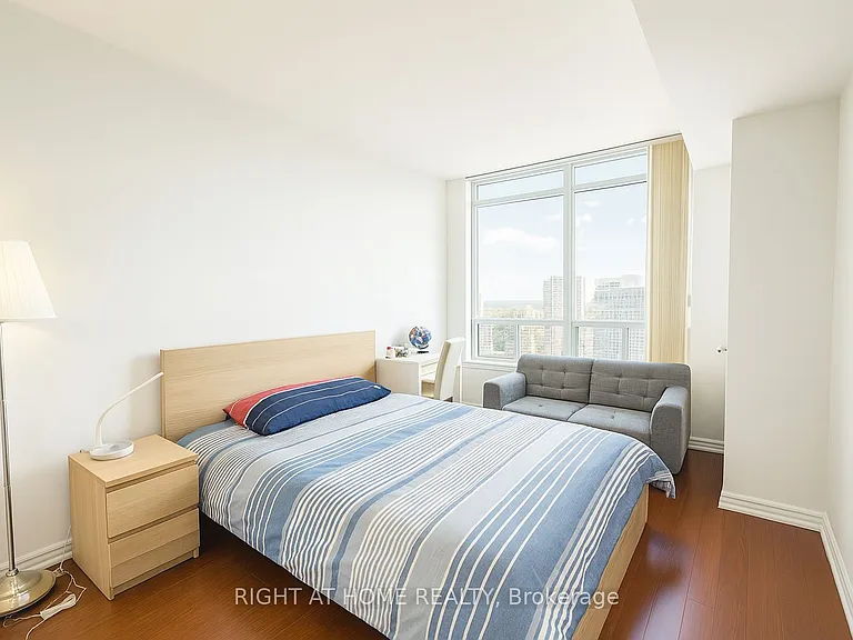 33 Empress Ave #Penthouse 506 — Photo 7