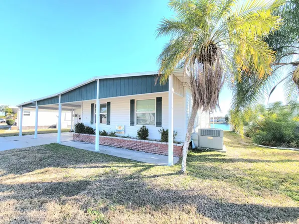 423 Hidden Cove Rd, North Fort Myers, FL 33917