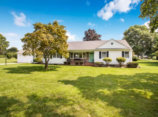 875 W Creek Ave, Cutchogue, NY 11935