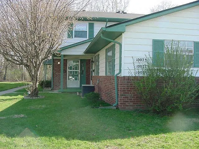 10027 Penrith Dr — Photo 1