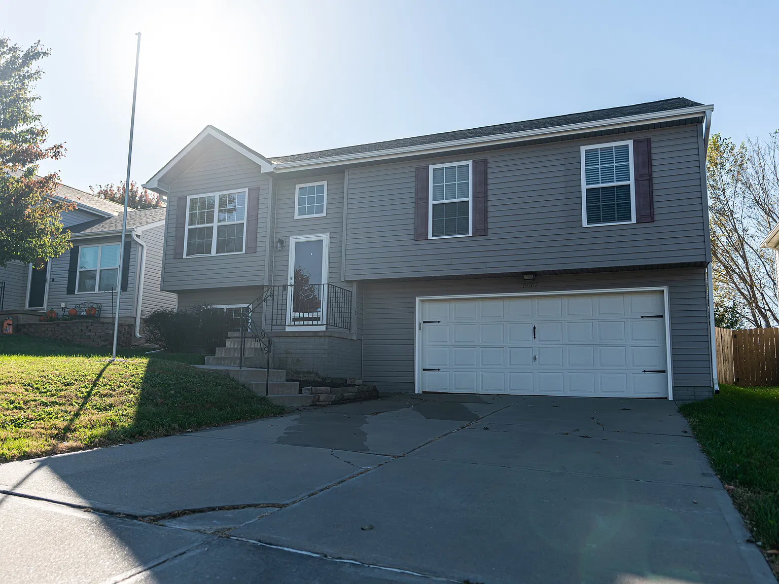 3 bed, 1354 sqft, $2,375 — Photo 2