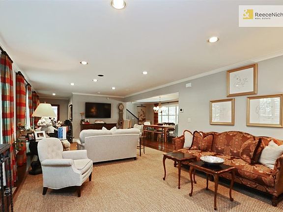 5th image of 5426 Windsor Ln