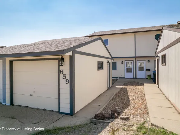 659 27th St W, Dickinson, ND 58601