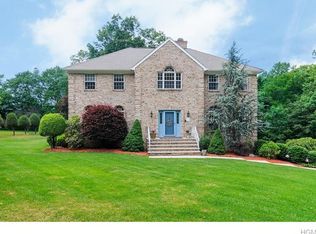 26 Pascack Rd, Pearl River, NY 10965