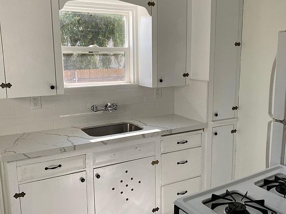 2nd image of 3340 31st St