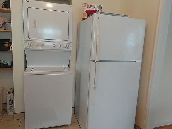 4th image of 2208 Lloyd Ave