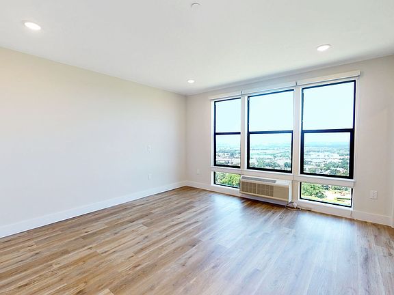 3rd image of 333 Bergen Blvd APT 514