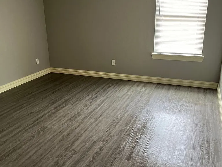 9006 Chanel Pl — Photo 11