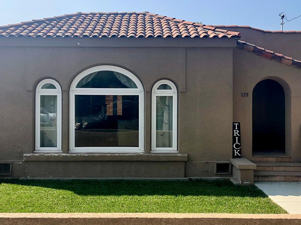 Enclosed Front Yard