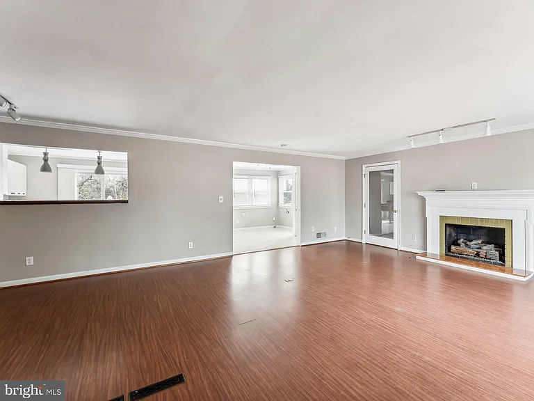 3503 Maple Ct — Photo 6