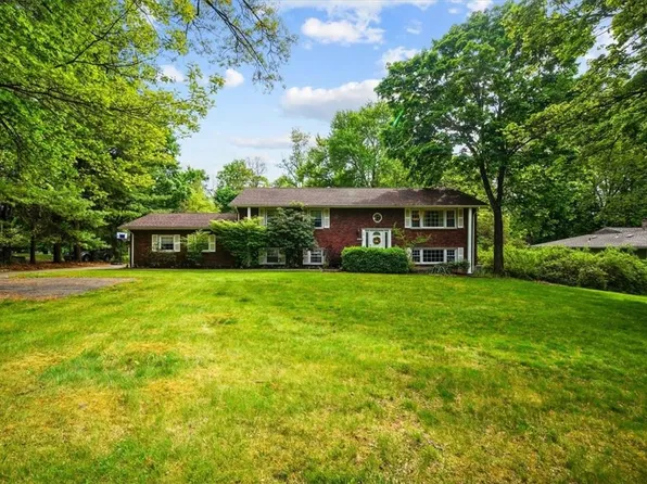 24 Victory Road, Suffern, NY 10901