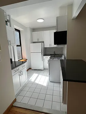 Rented by Oxford Property Group | media 17