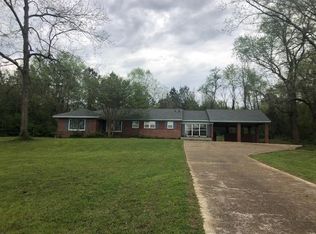 1516 Elvis Presley Dr, Tupelo, MS 38804