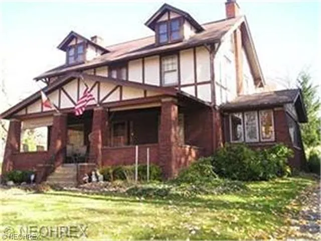232 Fairmount Ave NE photo 1
