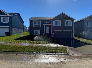 8629 Young St, Omaha, NE 68122