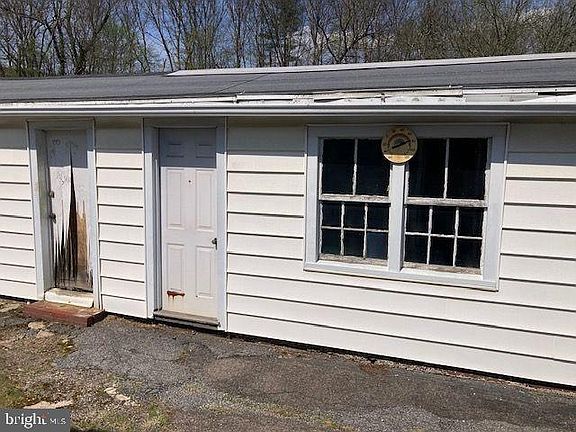 5th image of 1220 Valley Rd