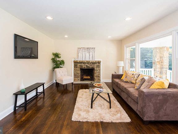 2nd image of 8900 Flagstone Cir