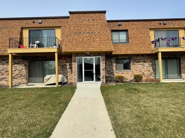 800 E 191st Pl APT 410, Glenwood, IL 60425