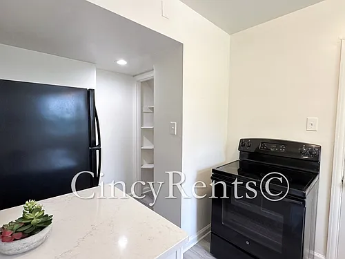 837 Van Dyke Ave #1 — Photo 8