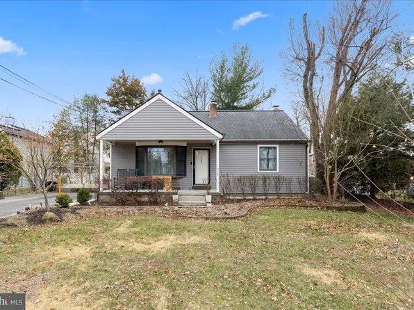 303 E Evesham Rd, Voorhees, NJ 08043