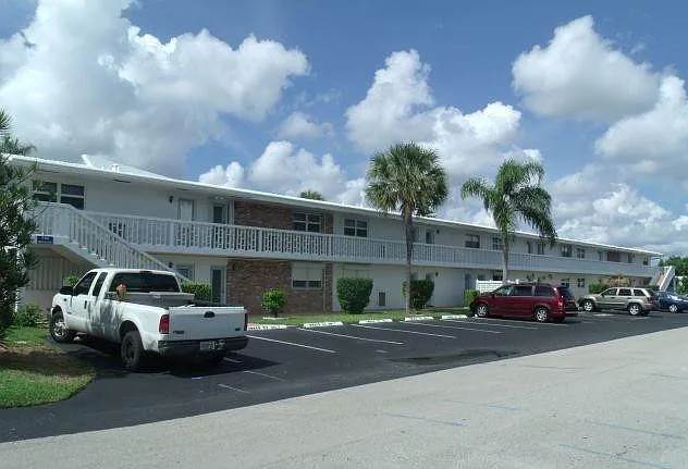 1 bed, 1.0 bath, 440 sqft, $1,975 — Photo 2
