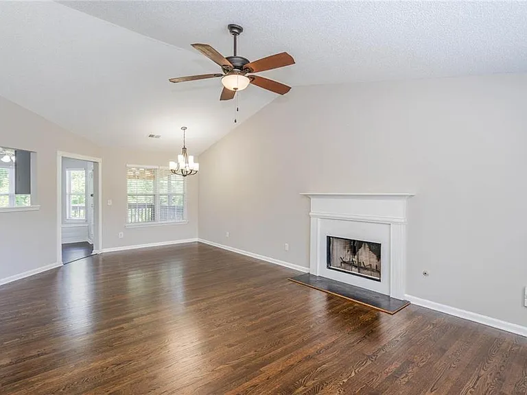 3272 Peach Ct NW — Photo 8