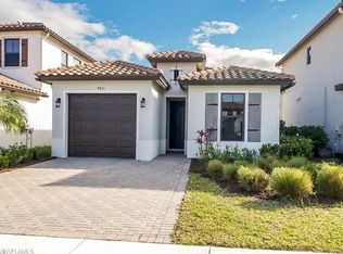 9011 Madrid Cir, Naples, FL 34104