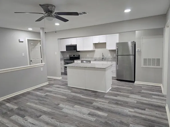 205 Winter Park Unit C, College Station, TX 77840