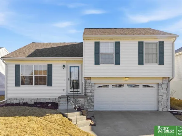 7869 Redick Ave, Omaha, NE 68122