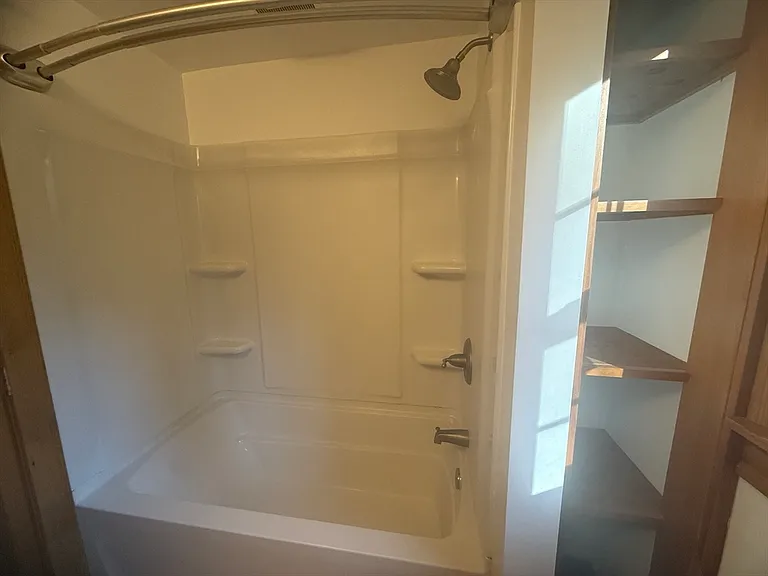 35B Beach St #B — Photo 12