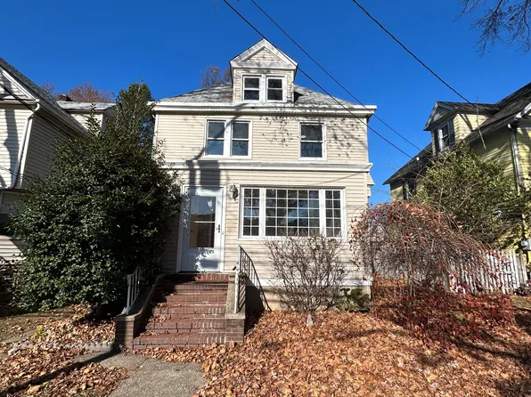 33 W Clay Ave, Roselle Park, NJ 07204