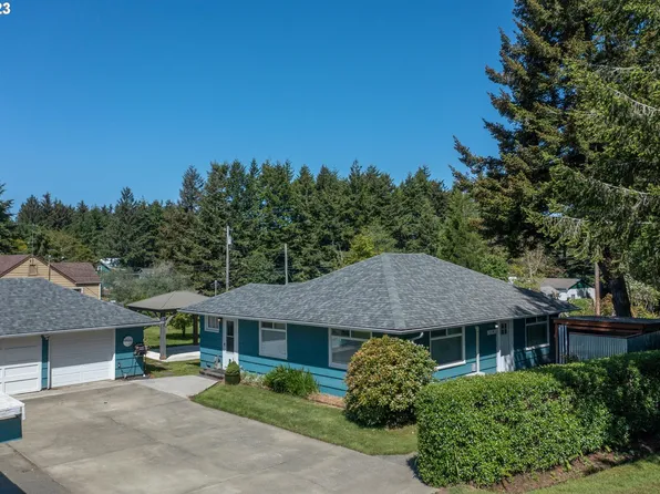 90832 Sand Dollar Ln, Coos Bay, OR 97420