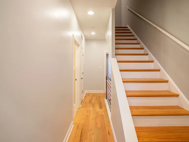 2033 Manton St — Photo 12