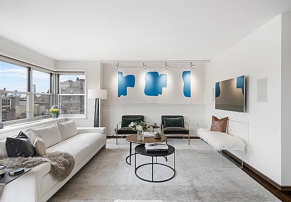 2nd image of 20 E 9th St #21D