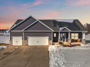 439 Whitestone Dr, Valparaiso, IN 46383