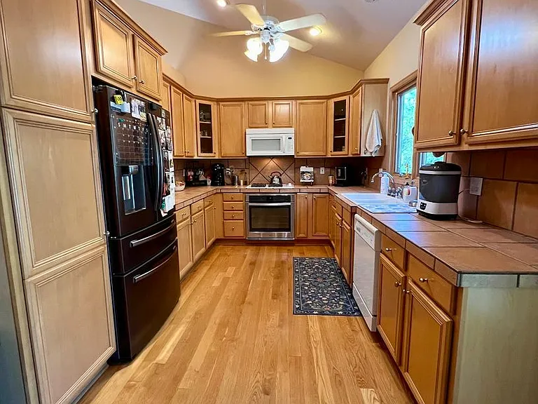 5520 Wilson Rd — Photo 15