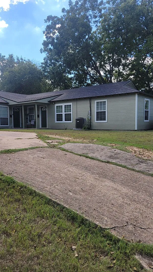 Newly Remodeled Duplex Available Now! — Photo 2