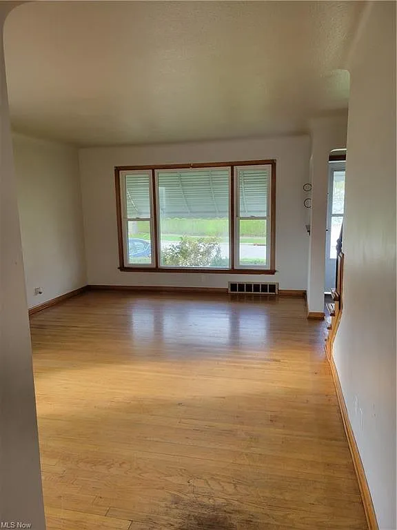 5 bed, 1716 sqft, $1,750 — Photo 3