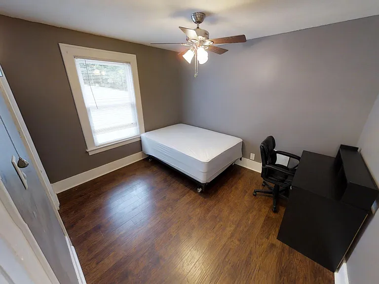 930 Ackerman Ave — Photo 14