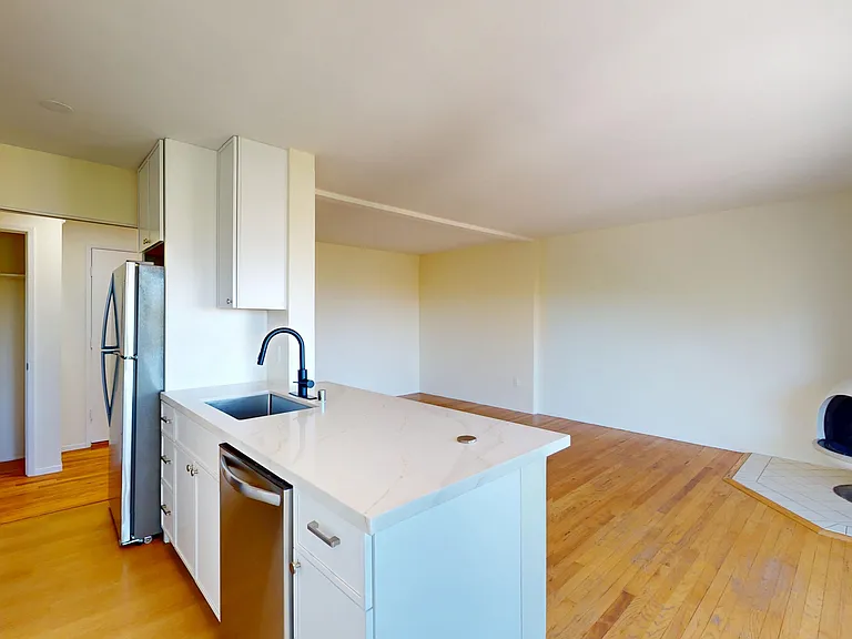 740 Rhode Island St #312 — Photo 8