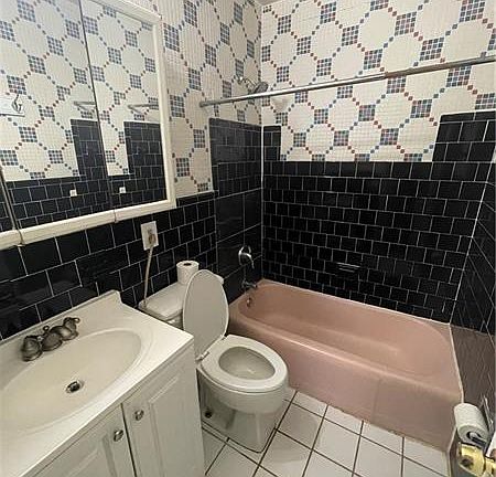 5th image of 6270 SW 18th St