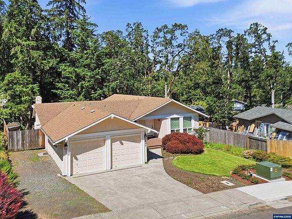 2nd image of 488 Cascade Dr