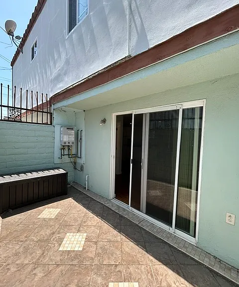 412 1/2 Rose Ave #A — Photo 7